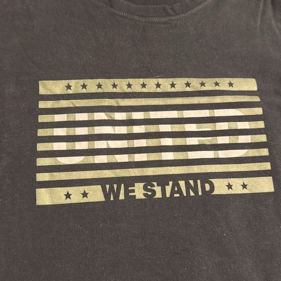 Under Armour, black and camo united T-shirt size XXL. - Picture 2 of 5